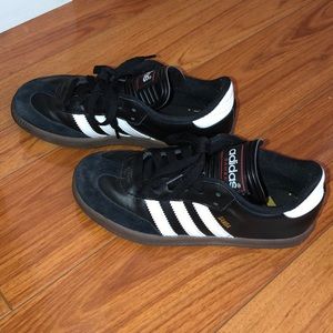 Adidas Sneakers